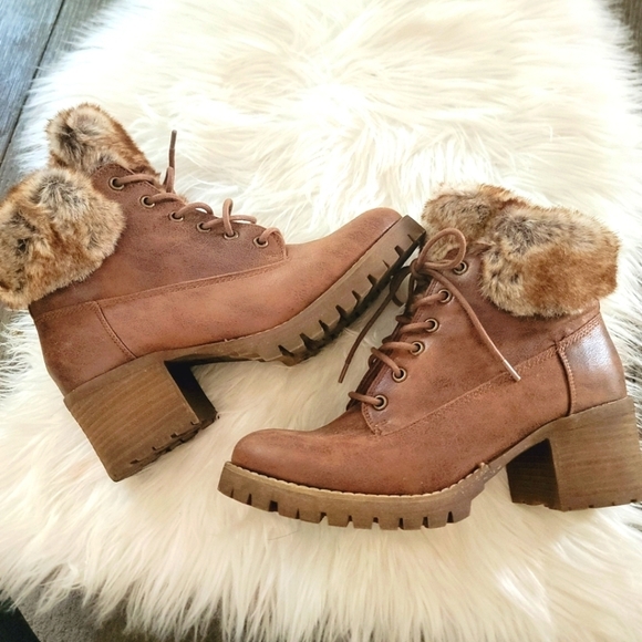 Carlos Santana Gabby Fur Lace Up Bootie 10 - Picture 1 of 8